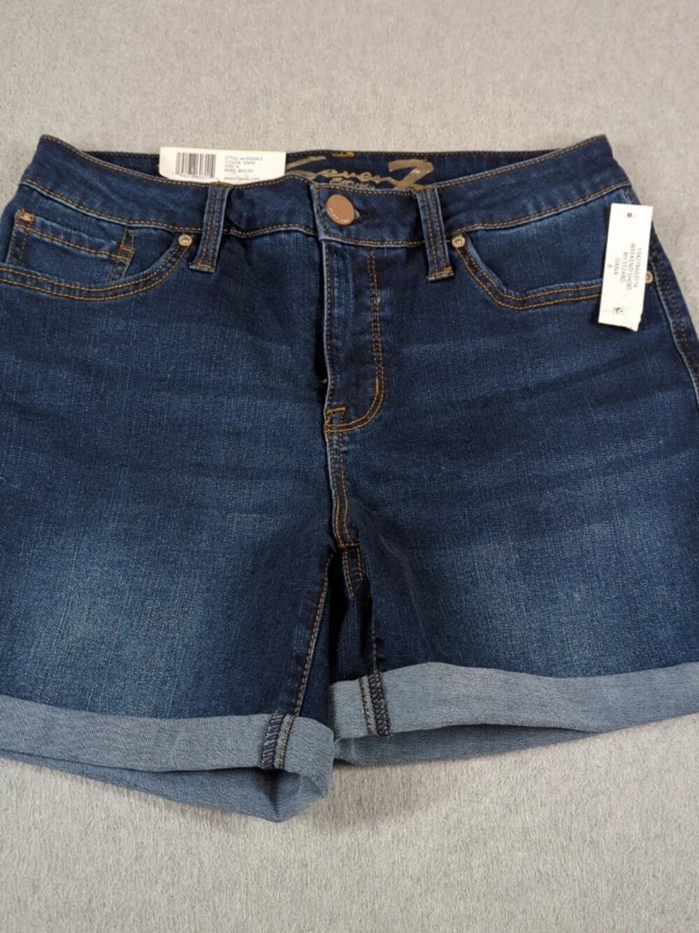 Seven7 Weekend Shorts Women's 8 Blue Denim Stretch Cuffed Mid Rise NWT